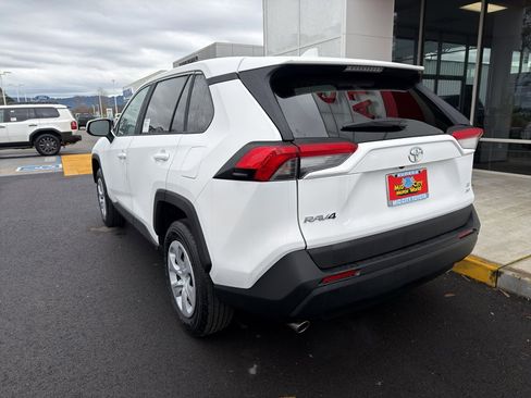 New 2025 Toyota RAV4 LE image 9