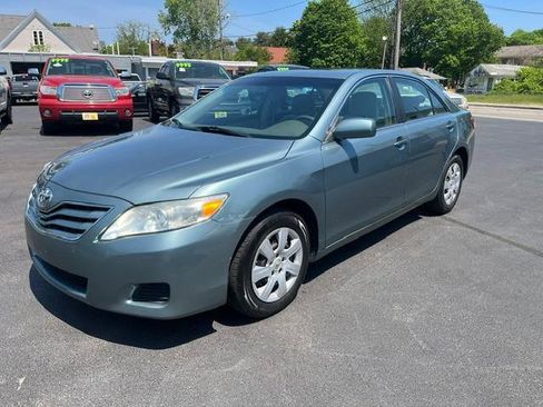 Used 2010 Toyota Camry LE FWD image 2