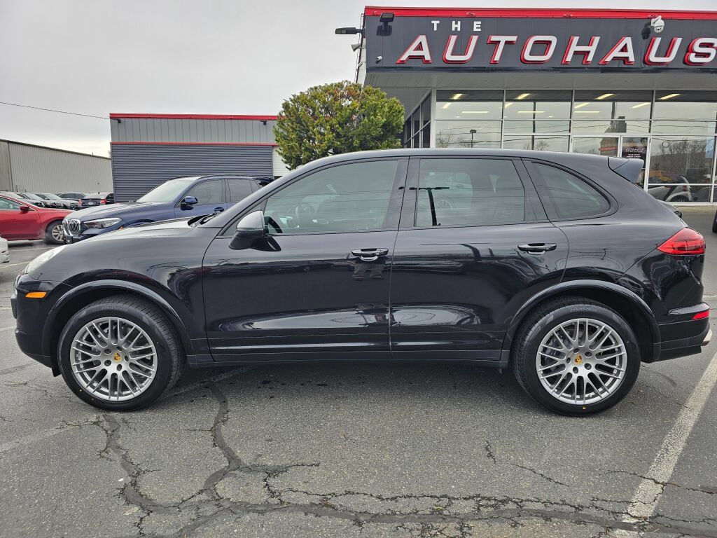 Used 2018 Porsche Cayenne Platinum Edition AWD/4WD image 2
