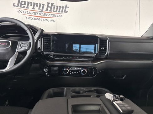 Used 2024 GMC Sierra 1500 SLE w/ Preferred Package image 22