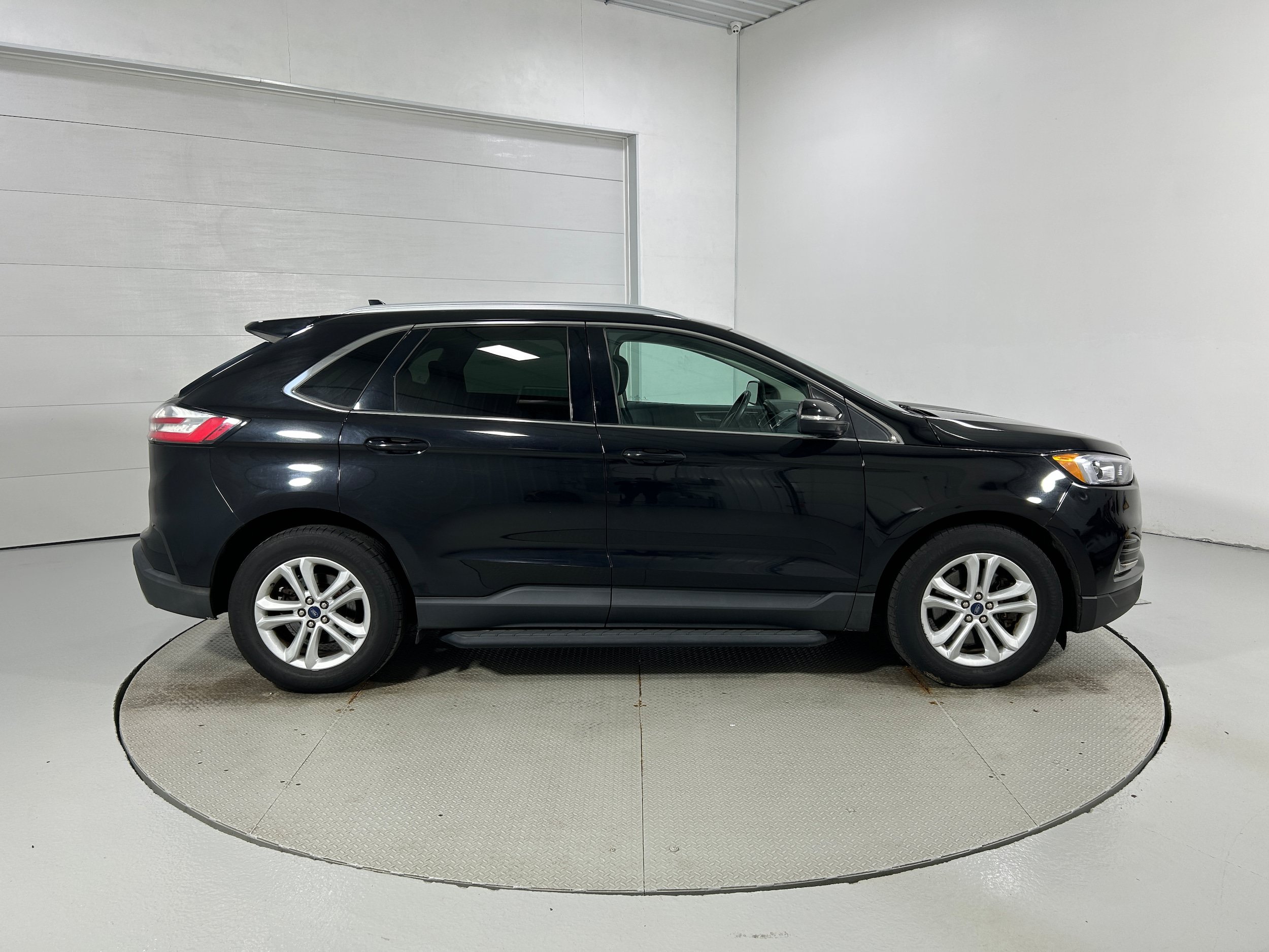 Used 2020 Ford Edge SEL w/ Cold Weather Package AWD/4WD image 35
