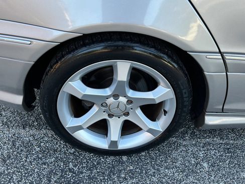Used 2007 Mercedes-Benz C 230 Sedan image 30