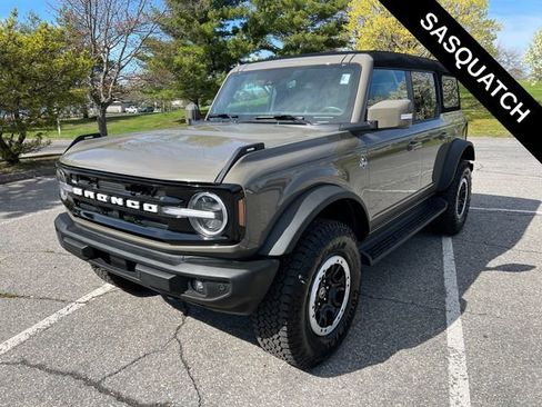 Used 2025 Ford Bronco Outer Banks w/ Sasquatch Package AWD/4WD image 5