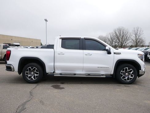 Used 2023 GMC Sierra 1500 SLT w/ SLT Premium Package image 8