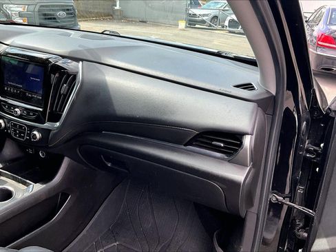 Used 2021 Chevrolet Traverse RS w/ LPO, Floor Liner Package FWD image 15