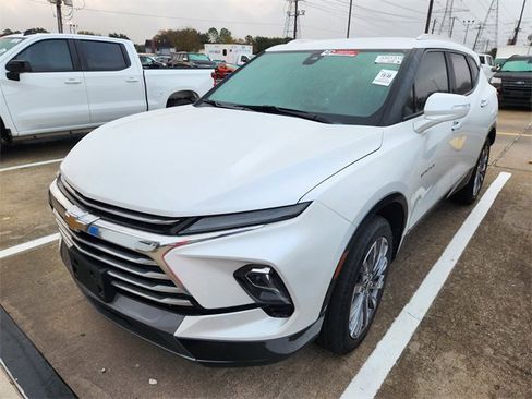 Used 2023 Chevrolet Blazer Premier w/ Enhanced Convenience Package image 3
