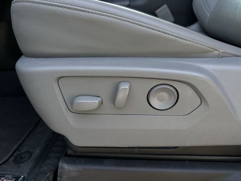 Used 2024 GMC Sierra 3500 SLT w/ SLT Premium Package image 16