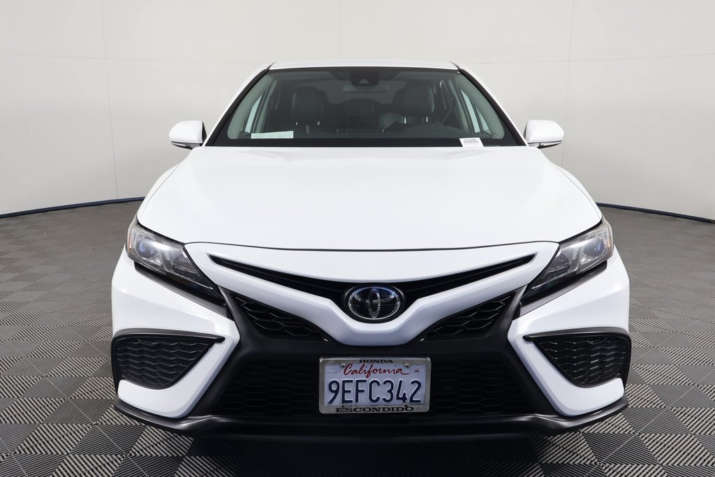 Used 2023 Toyota Camry SE FWD image 2