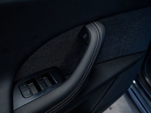 Used 2024 Tesla Model X image 27