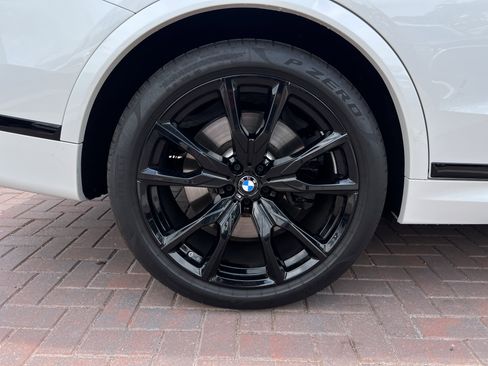 Used 2025 BMW X7 M60i AWD/4WD image 13