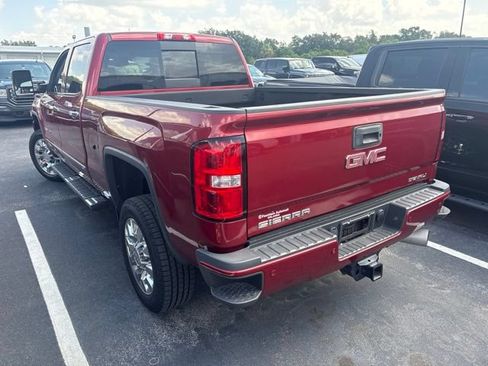 Used 2018 GMC Sierra 2500 Denali w/ Duramax Plus Package AWD/4WD image 8