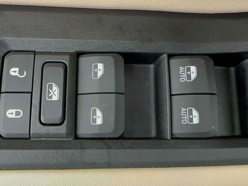 Used 2024 Jeep Grand Cherokee Limited image 14