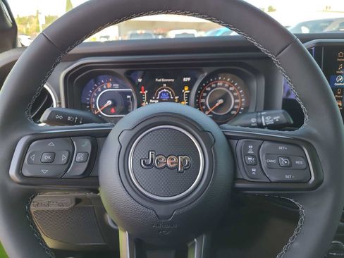 New 2025 Jeep Gladiator Sport w/ Premium Package image 23