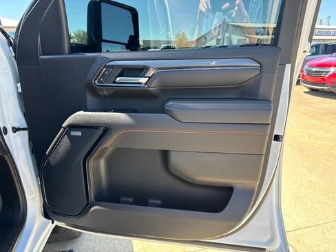 Used 2025 GMC Sierra 2500 AT4 w/ AT4 Premium Plus Package AWD/4WD image 28