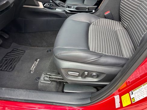 Used 2024 Toyota Corolla Cross XSE w/ Convenience Package image 20