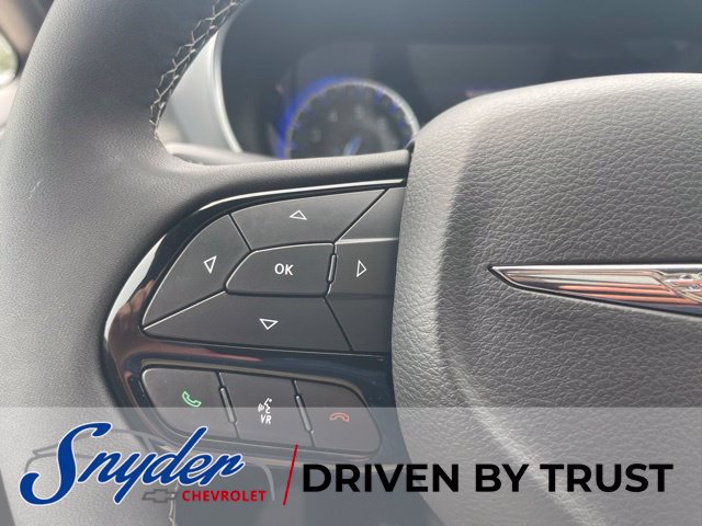 Used 2025 Chrysler Pacifica Limited FWD image 21