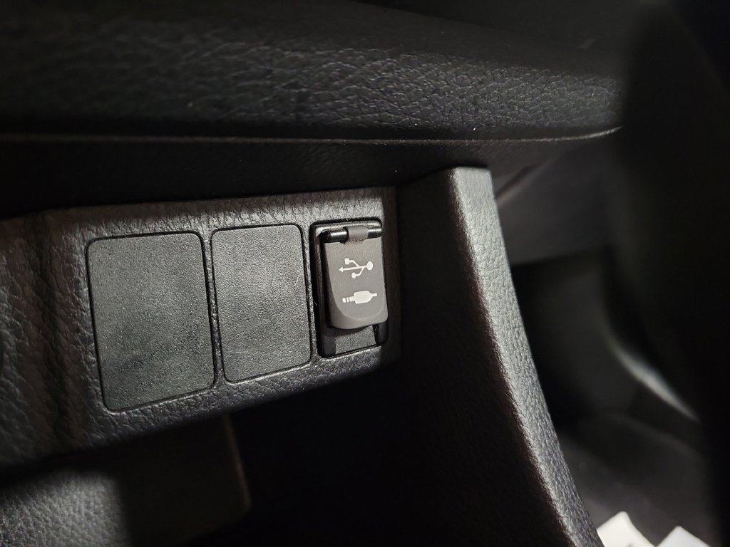 Used 2015 Toyota Corolla LE FWD image 19