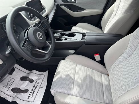 Used 2023 Nissan Rogue SV FWD image 27