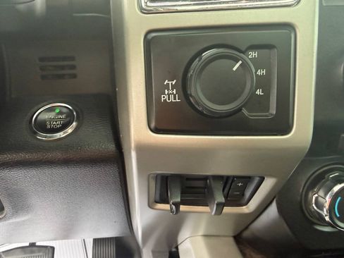 Used 2017 Ford F250 Lariat w/ Lariat Ultimate Package AWD/4WD image 22