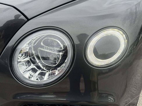 Used 2018 Bentley Bentayga AWD/4WD image 13