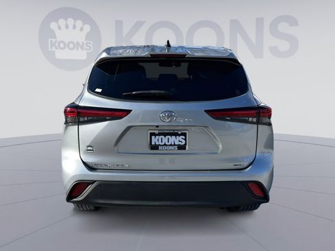 Used 2022 Toyota Highlander L image 5