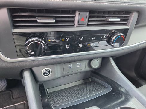 Used 2023 Nissan Rogue S FWD image 26