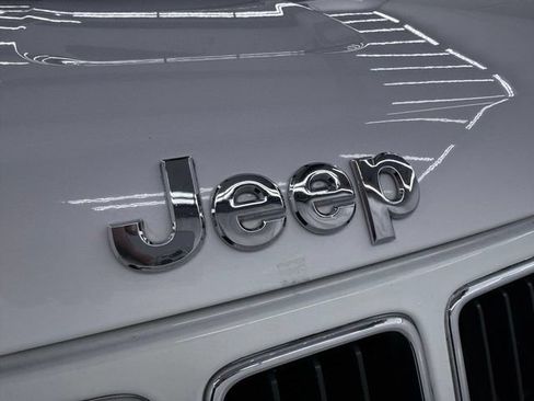 Used 2016 Jeep Grand Cherokee Laredo RWD image 11