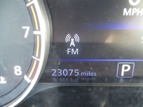 Used 2025 Nissan Altima 2.5 SV FWD image 11