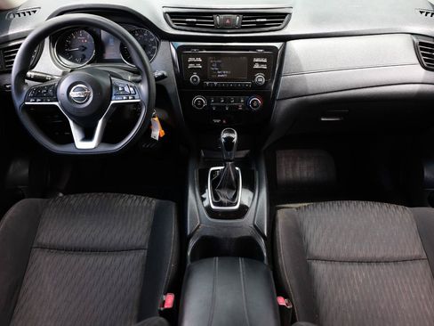 Used 2017 Nissan Rogue S w/ Appearance Package FWD image 2
