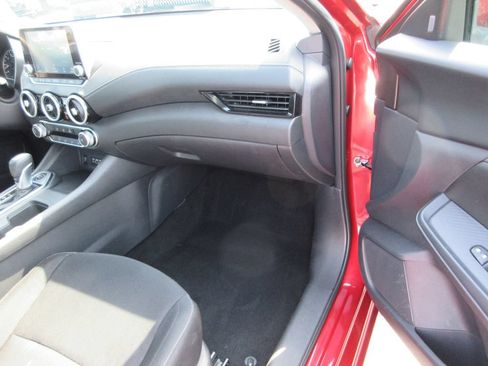 Used 2025 Nissan Sentra SV FWD image 17