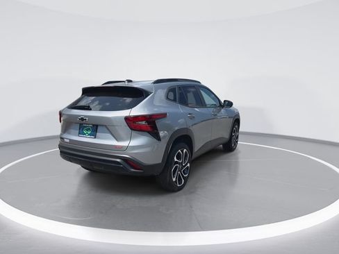 Used 2025 Chevrolet Trax RS w/ Driver Confidence Package FWD image 8