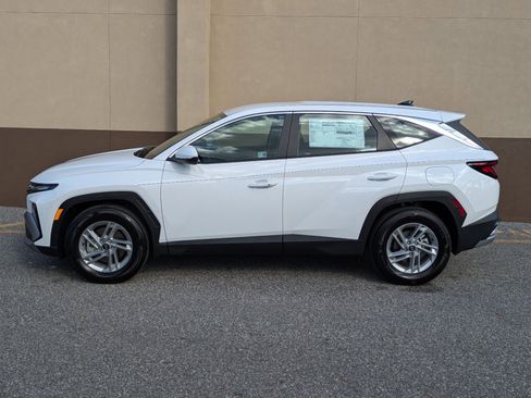 Certified 2025 Hyundai Tucson SE image 7