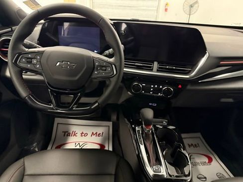 New 2026 Chevrolet Trax RS w/ Sunroof Package image 18