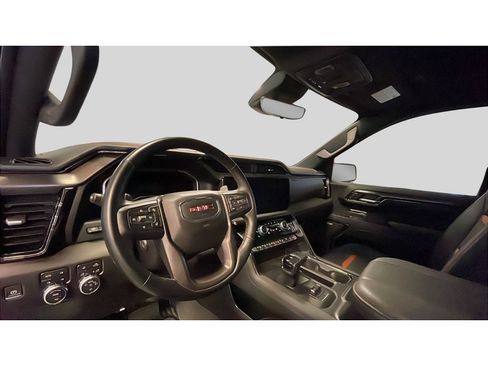 Used 2024 GMC Sierra 1500 AT4 w/ Technology Package AWD/4WD image 11