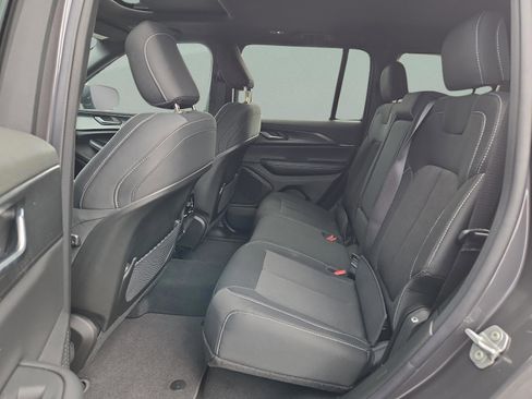 New 2025 Jeep Grand Cherokee Laredo X image 40