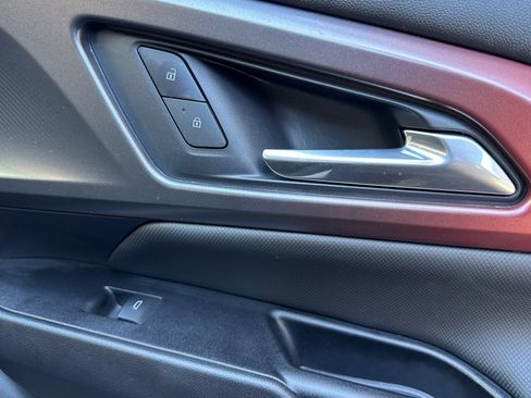 Used 2024 Chevrolet Equinox EV RS FWD image 21
