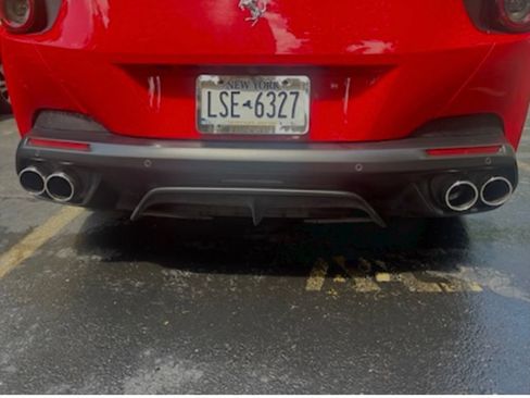 Used 2019 Ferrari Portofino RWD image 27