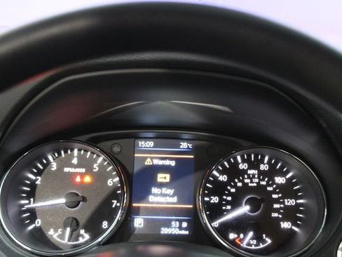 Used 2019 Nissan Rogue SV AWD/4WD image 17