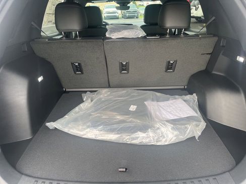 New 2026 Chevrolet Equinox LT w/ Convenience Package II FWD image 5