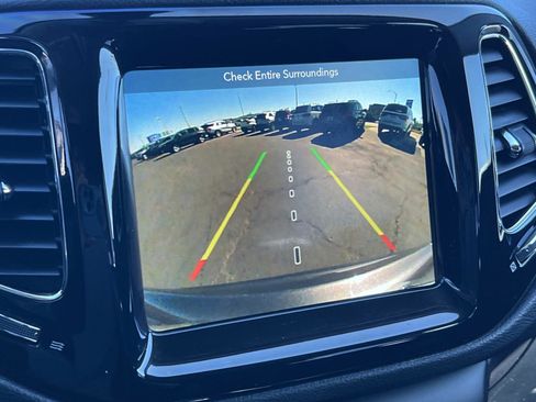 Used 2019 Jeep Compass Altitude image 16