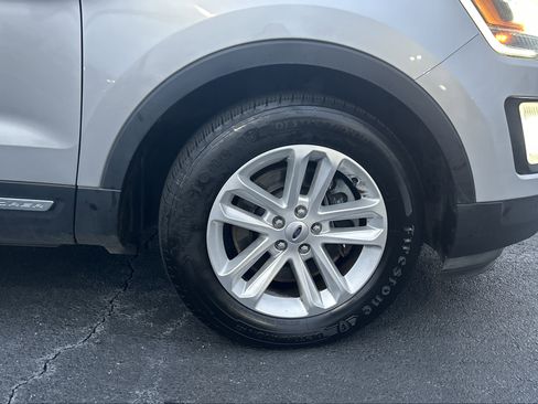 Used 2017 Ford Explorer XLT w/ Equipment Group 202A image 33