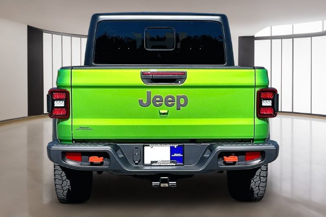 Used 2025 Jeep Gladiator Mojave w/ Convenience Group AWD/4WD image 5