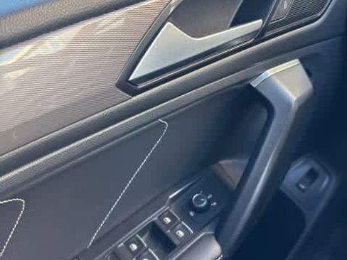 Certified 2022 Volkswagen Tiguan SE image 13