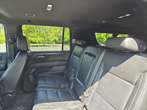 Used 2025 Chevrolet Suburban LS AWD/4WD image 18