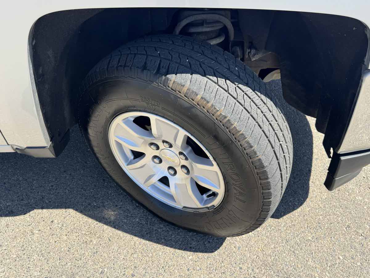 Used 2018 Chevrolet Silverado 1500 LT w/ All Star Edition AWD/4WD image 38