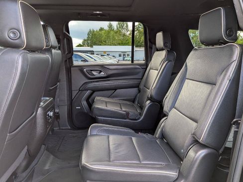 Used 2022 GMC Yukon XL SLT w/ SLT Premium Package AWD/4WD image 23
