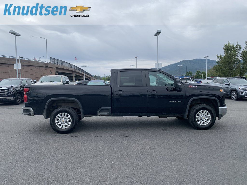 Used 2024 Chevrolet Silverado 3500 LT w/ Convenience Package AWD/4WD image 8