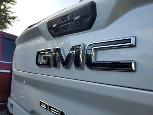Used 2025 GMC Sierra 3500 Denali Ultimate AWD/4WD image 6