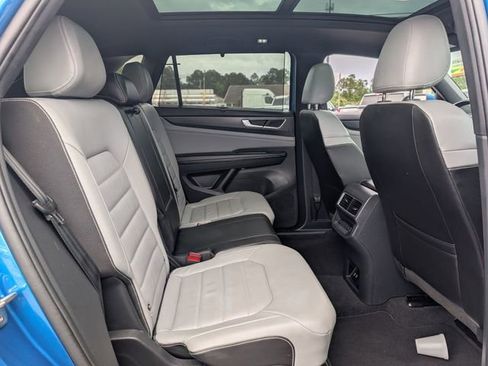 Used 2024 Volkswagen Atlas Cross Sport SEL R-Line AWD/4WD image 27