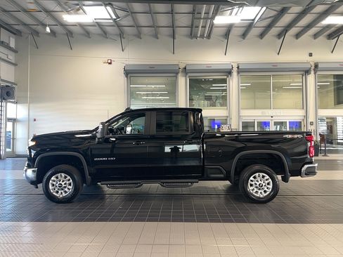 Used 2024 Chevrolet Silverado 2500 LT w/ Convenience Package AWD/4WD image 4